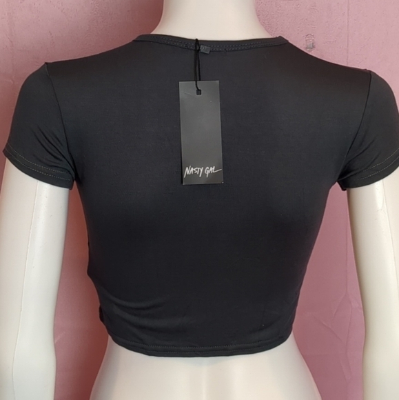 Nasty Gal Crop of The List Crew Neck Short Sleeve Charcoal Gray Crop Top Size 6 - Picture 2 of 5